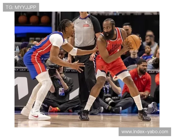 快船替补席场均37.2分冠绝西部 伦纳德负荷管理下防守影响力不减